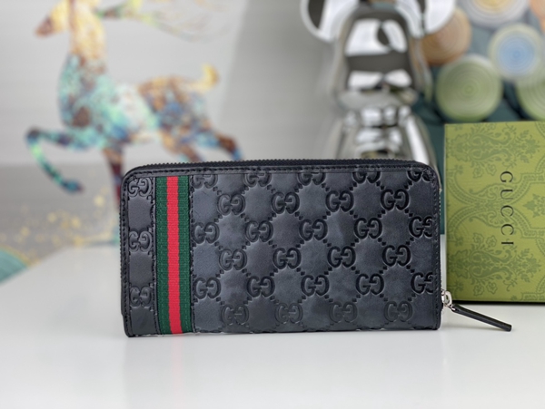 グッチ財布コピー背面デザイン